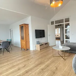 Apartment Air 9